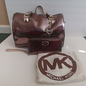 Michael Kors Large Metallic Logo/ with Wallet